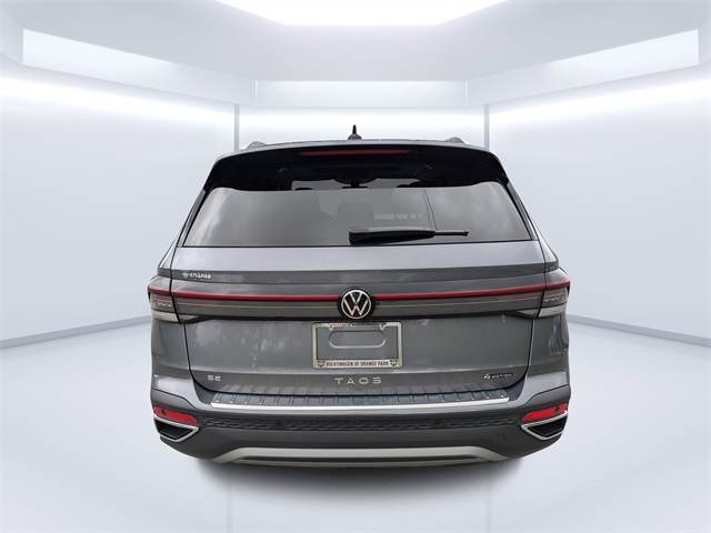 2025 Volkswagen Taos SE photo 4