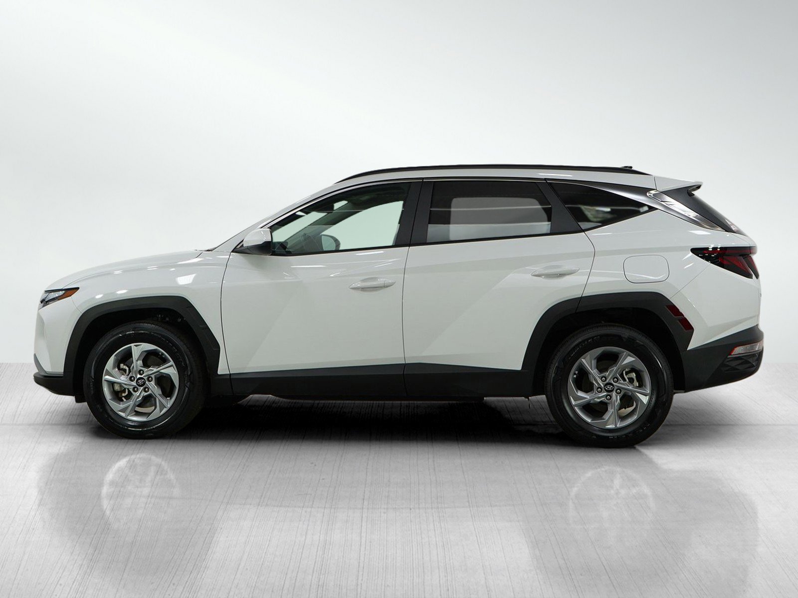 Used 2024 Hyundai Tucson SEL with VIN 5NMJBCDE8RH388789 for sale in Minneapolis, Minnesota