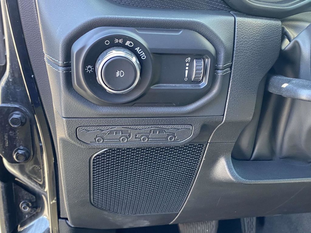 2024 Jeep Wrangler Rubicon photo 25