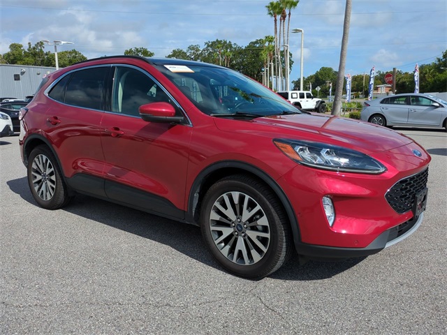 2020 Ford Escape Titanium Hybrid photo 2