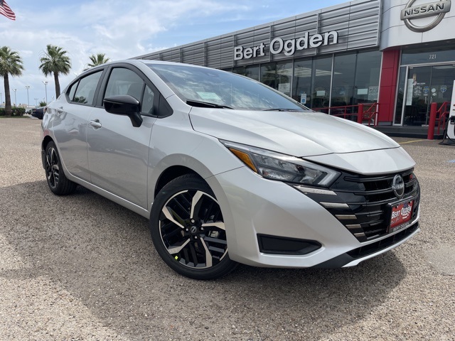 2025 Nissan Versa Sedan SR's photo