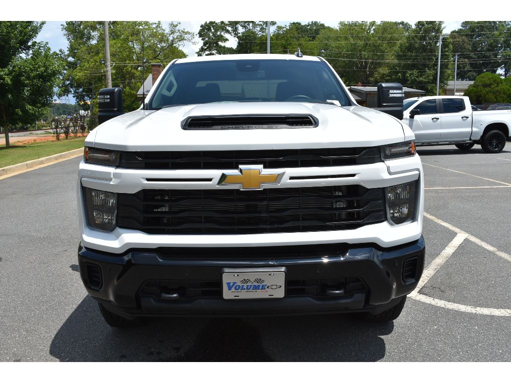 2025 Chevrolet Silverado 2500HD Custom photo 8