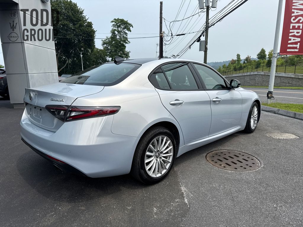 2024 Alfa Romeo Giulia SPRINT photo 5