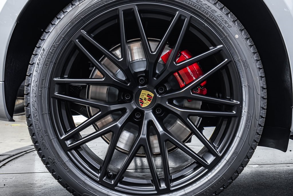 2025 Porsche Macan GTS photo 22
