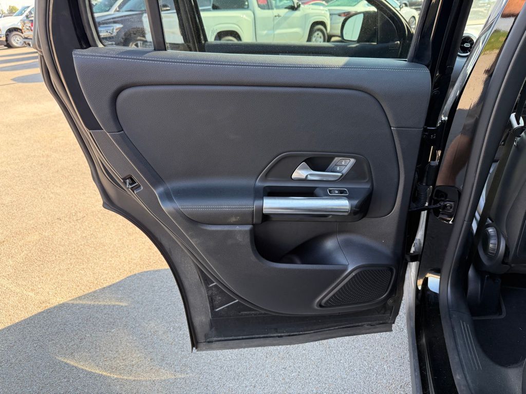 2022 Mercedes Benz GLA 250 4MATIC photo 7
