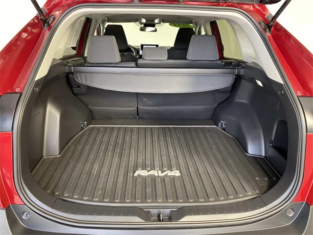 2024 Toyota RAV4 LE photo 5