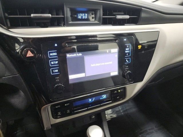 2017 Toyota Corolla LE photo 25
