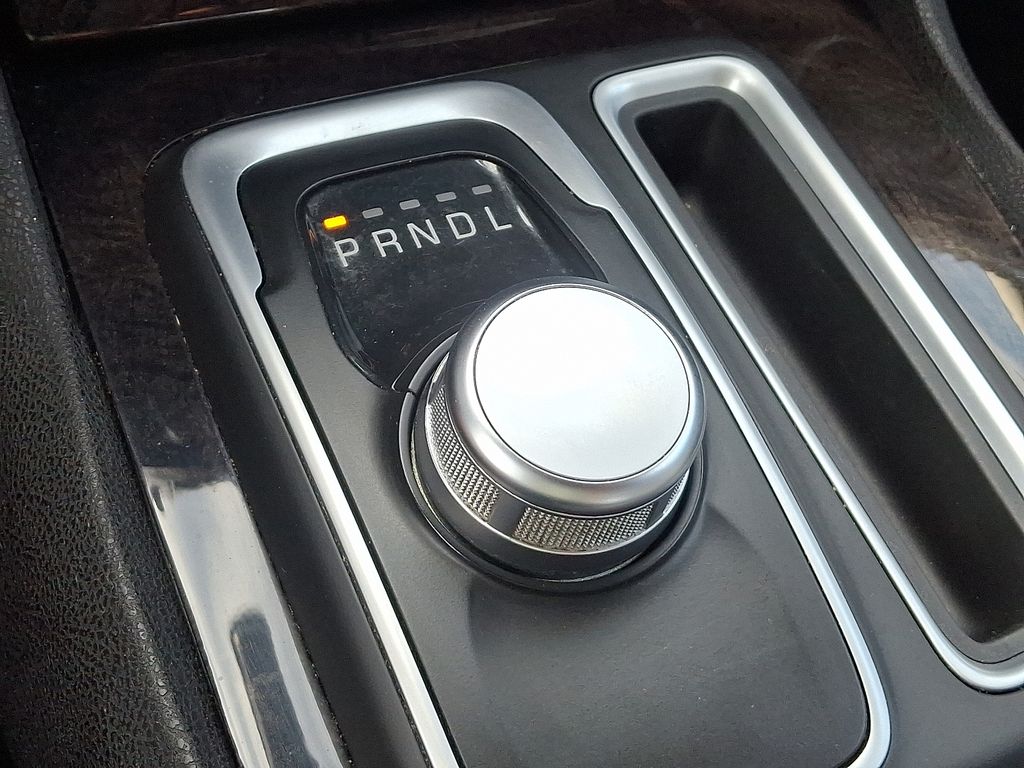 2018 Chrysler 300 Limited photo 14