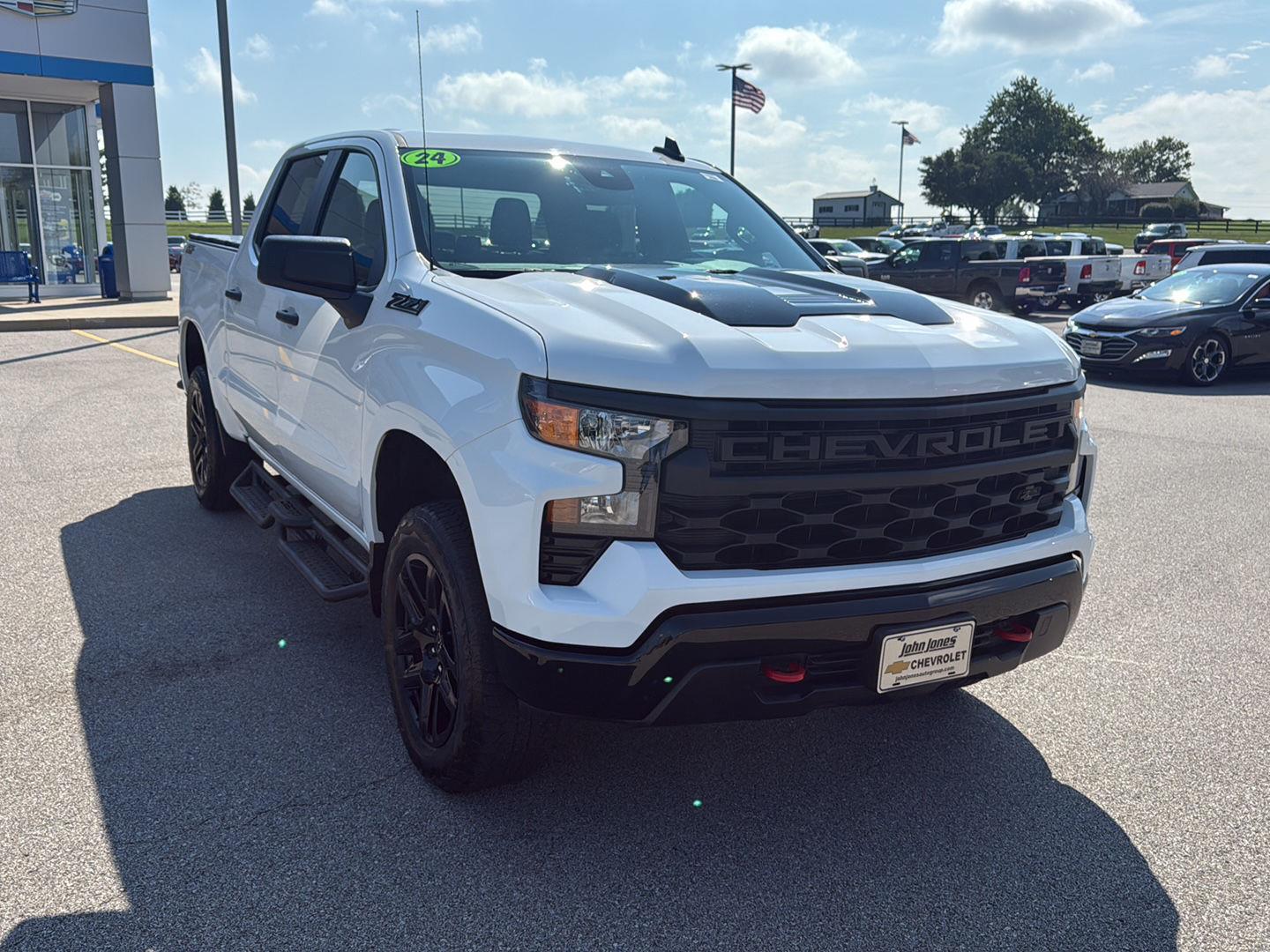 2024 Chevrolet Silverado 1500 Custom Trail Boss photo 2