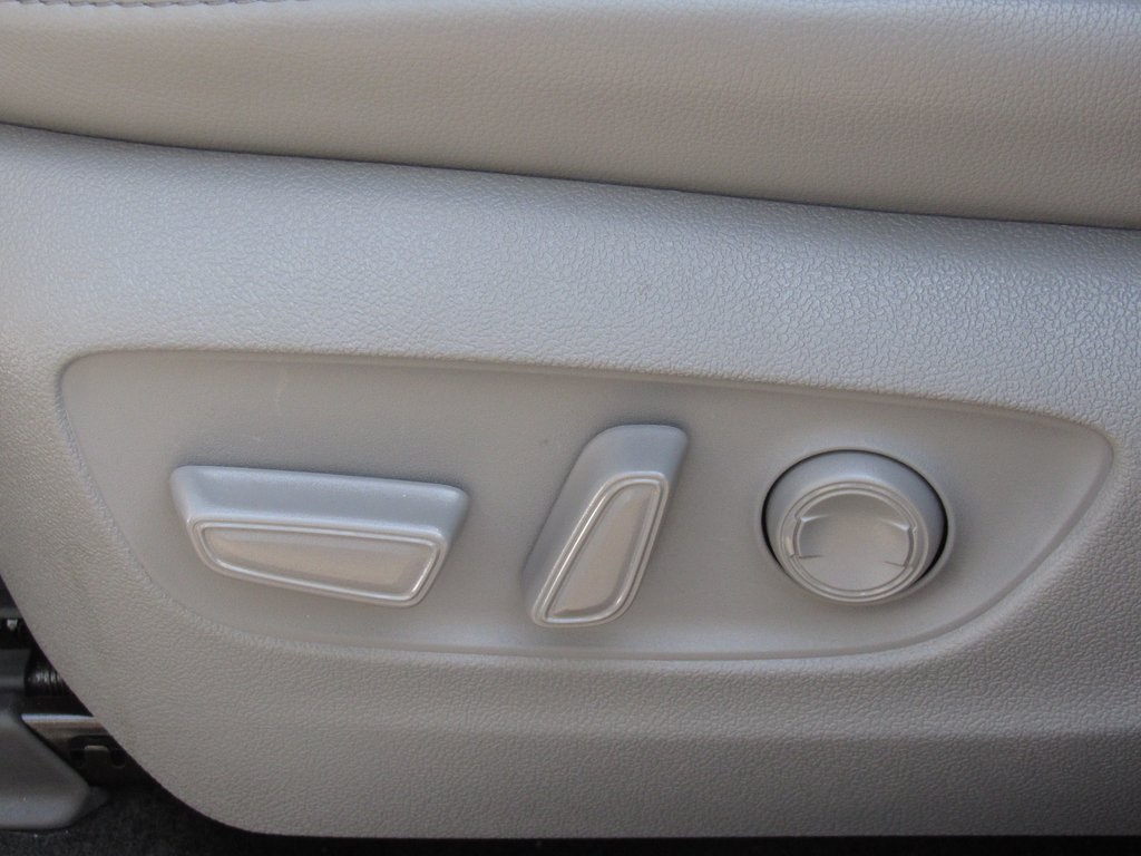 2022 Toyota Highlander Platinum photo 12