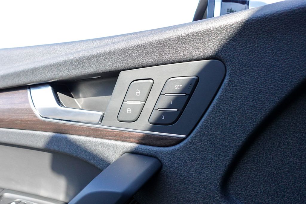2025 Audi Q5 45 S line Premium Plus photo 15