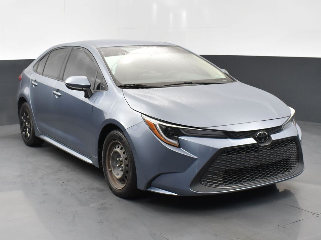 2021 Toyota Corolla LE's photo