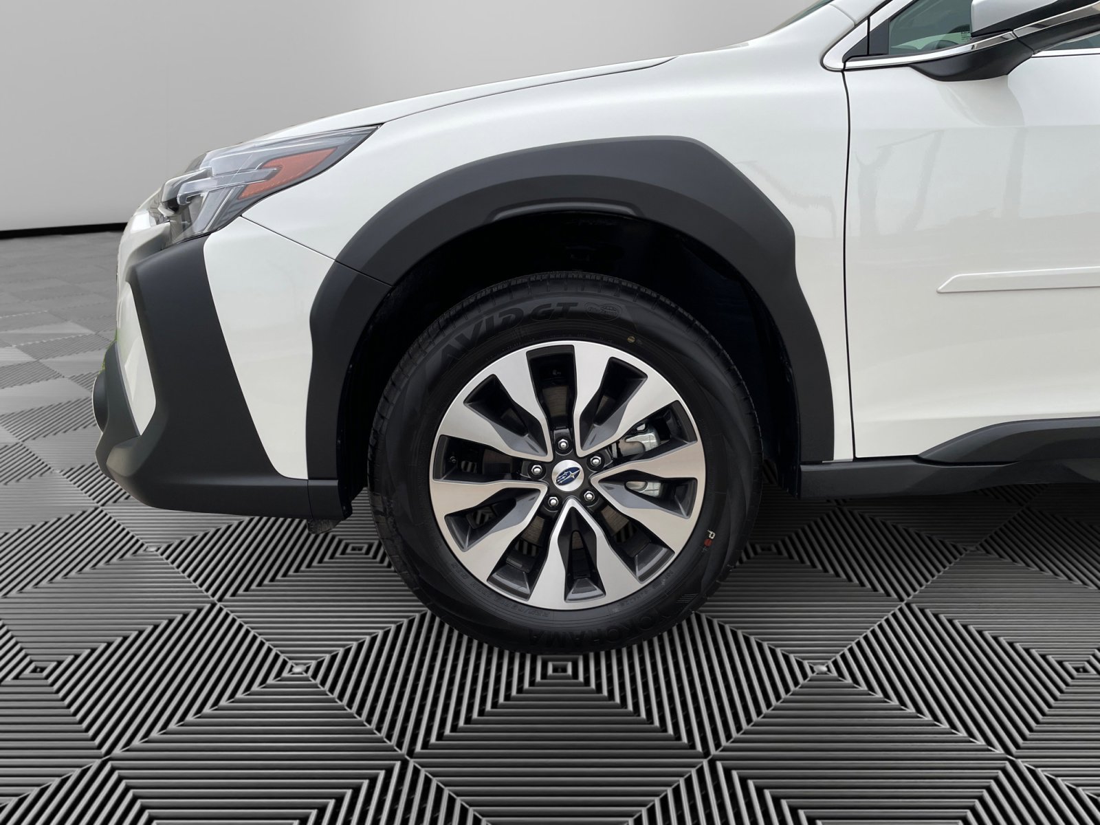 2025 Subaru Outback Touring photo 18