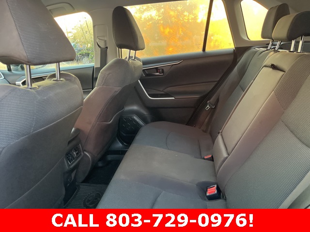 2022 Toyota RAV4 Hybrid LE photo 5