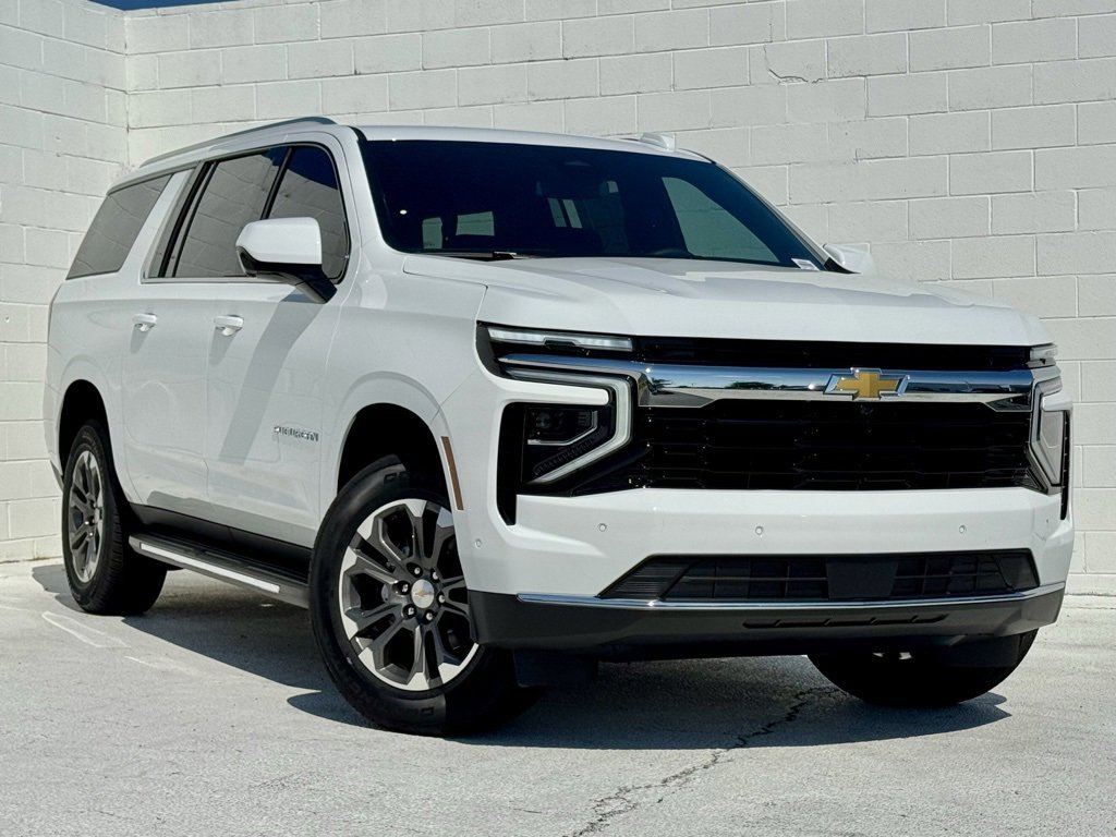 2025 Chevrolet Suburban LS photo 2
