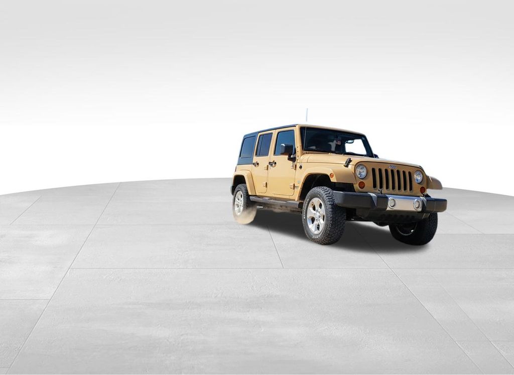 2013 Jeep Wrangler Unlimited Sahara photo 17