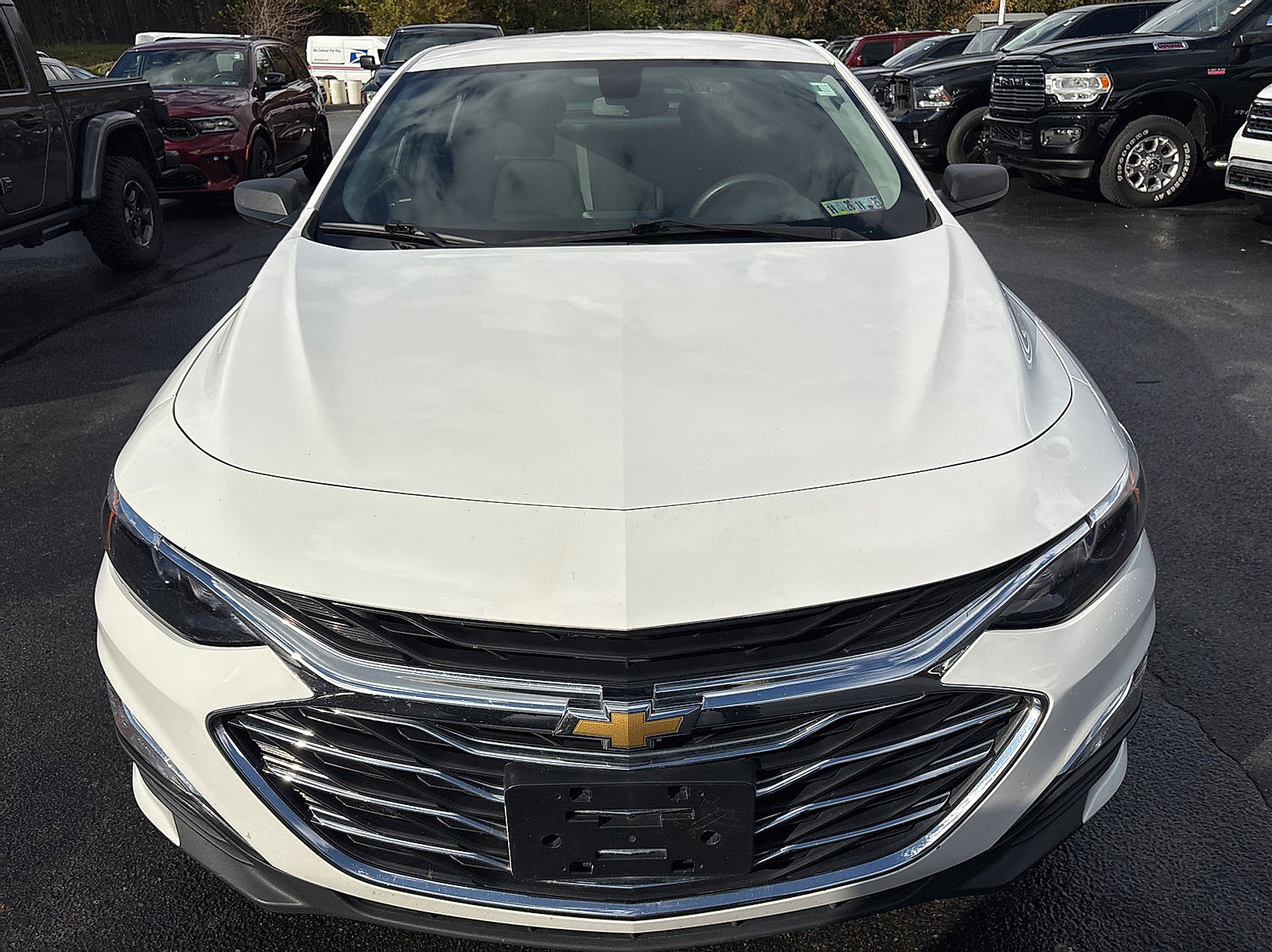 2022 Chevrolet Malibu LS photo 2