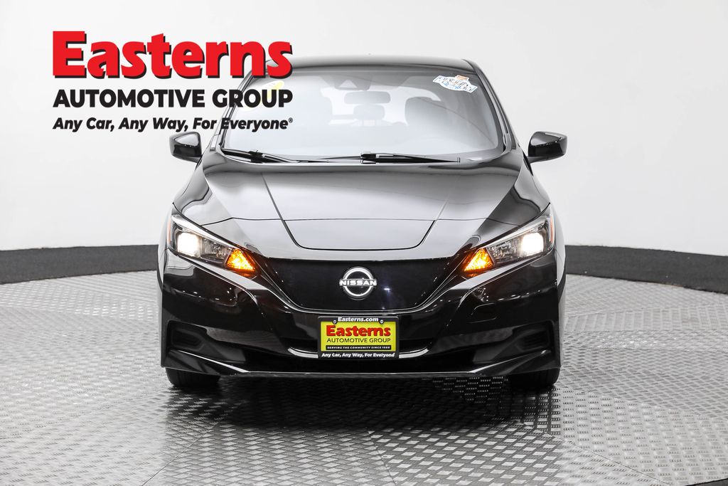2023 Nissan Leaf S photo 2