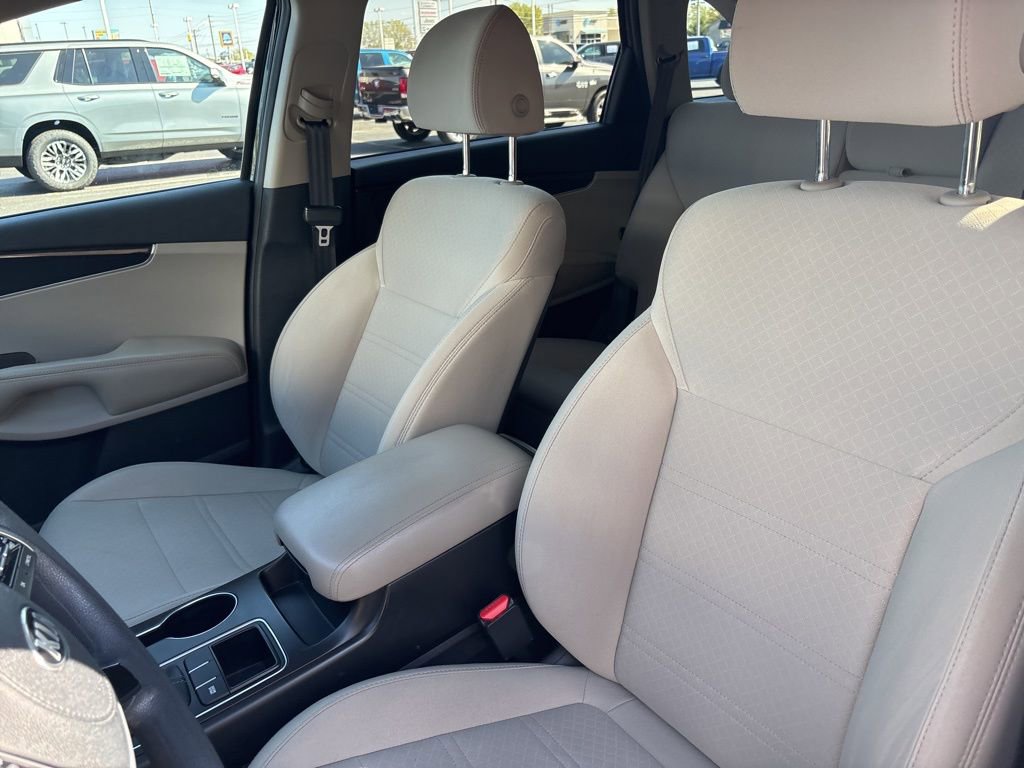 2020 Kia Sorento LX S photo 28