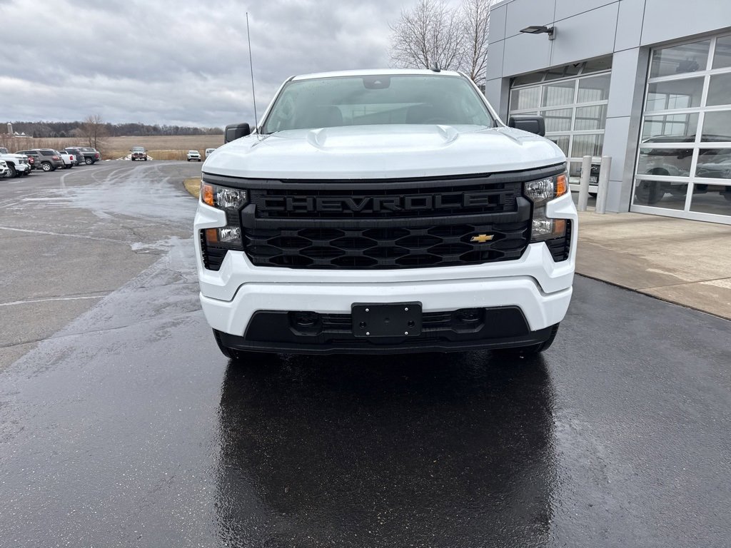 2025 Chevrolet Silverado 1500 Custom photo 2