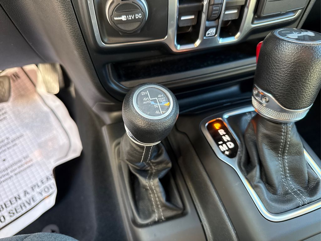 2024 Jeep Wrangler Sahara 4xe photo 24