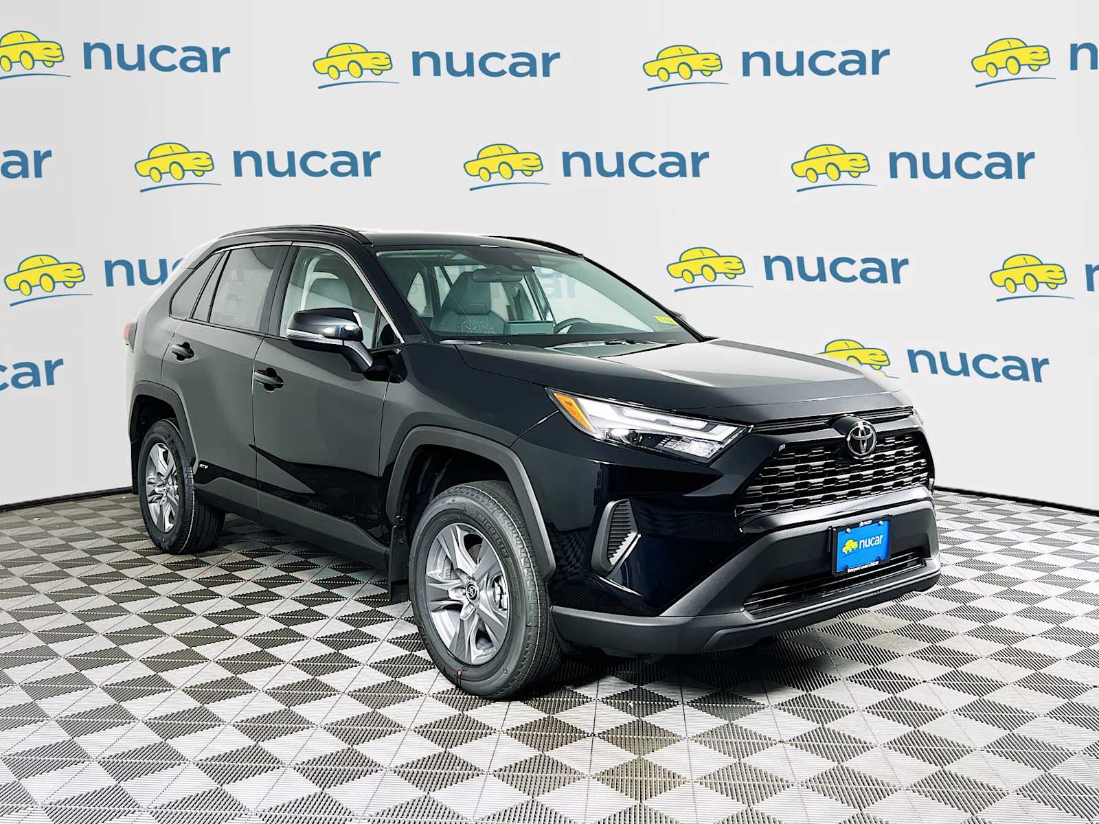 2025 Toyota RAV4 XLE's photo