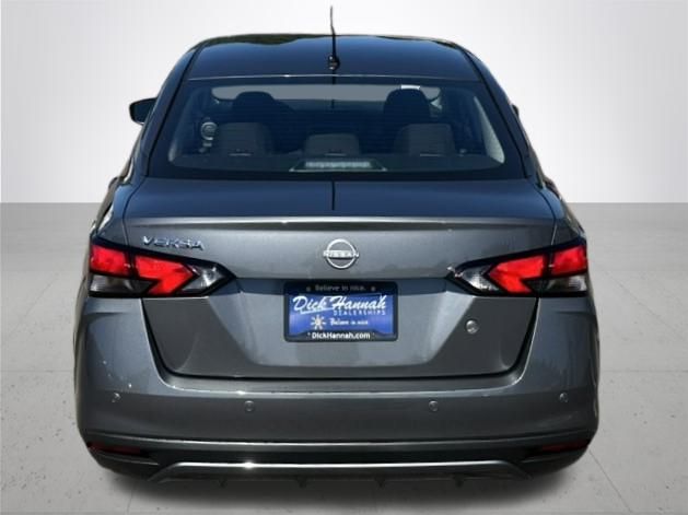 2025 Nissan Versa 1.6 S photo 8