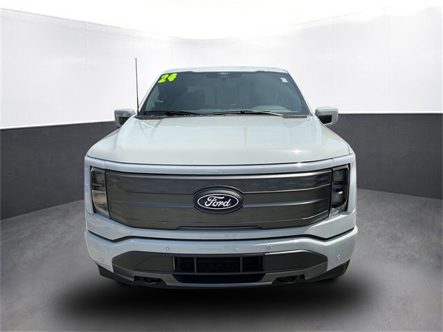 2024 Ford F-150 Lightning Lariat photo 8