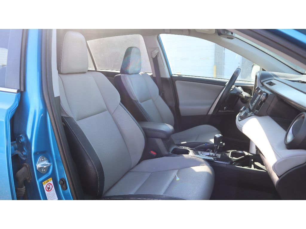 2016 Toyota RAV4 Limited photo 22