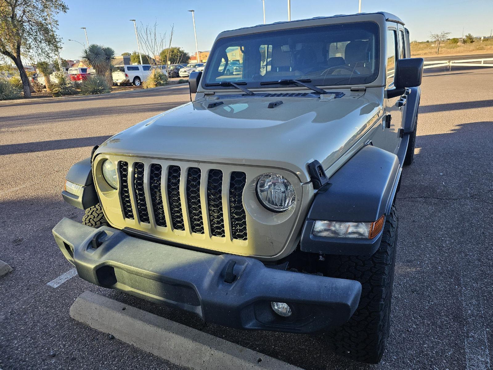 2020 Jeep Gladiator Sport S's photo