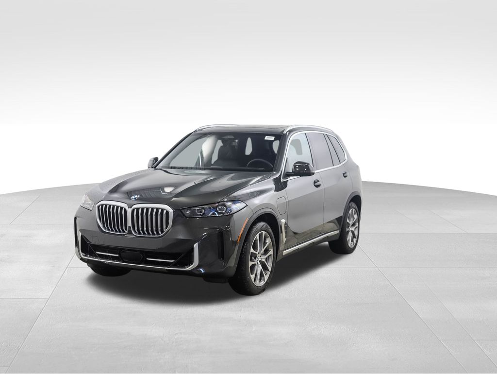2026 BMW X5 50e's photo