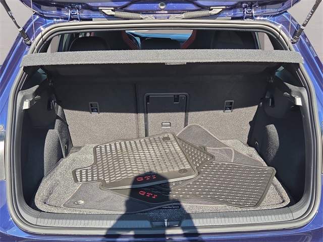 2024 Volkswagen Golf GTI SE photo 29