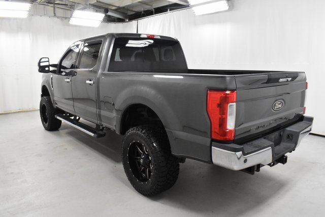 2017 Ford F-250 XLT photo 6