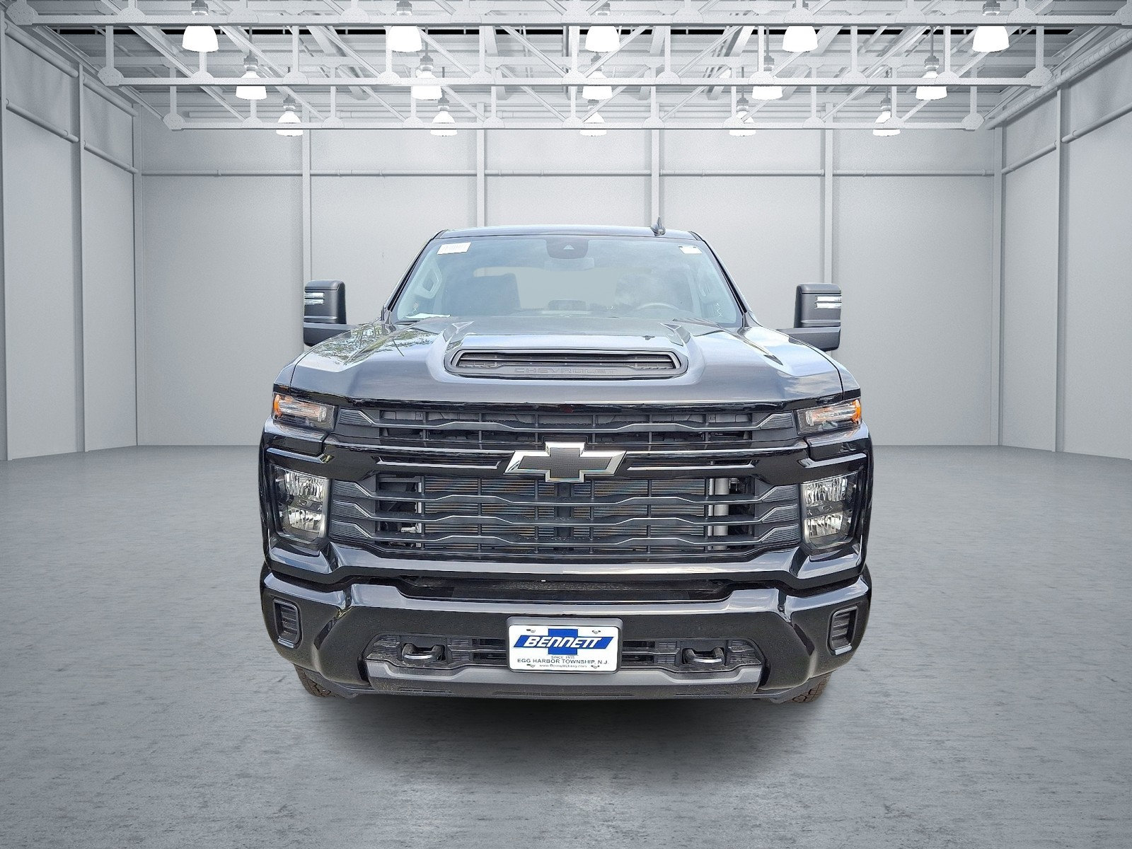 2025 Chevrolet Silverado 2500HD Custom photo 2