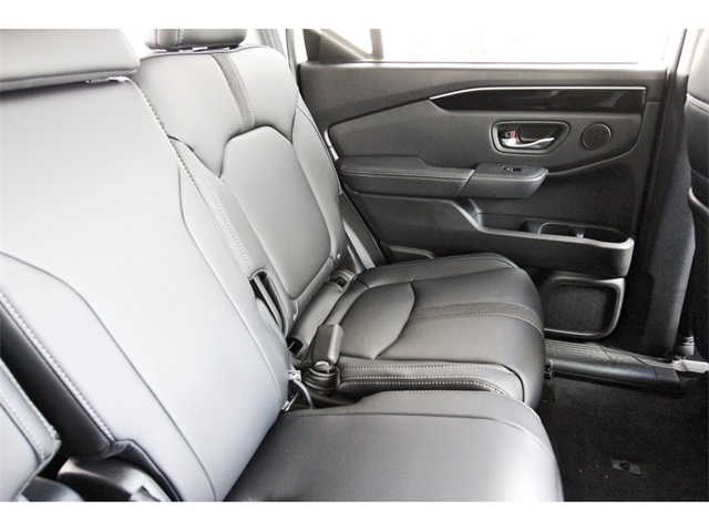 2025 Honda Pilot Touring photo 10
