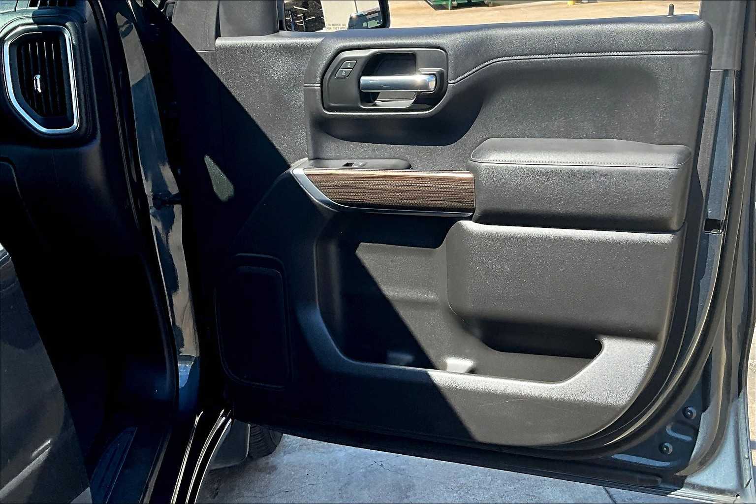 2019 Chevrolet Silverado 1500 LT photo 21