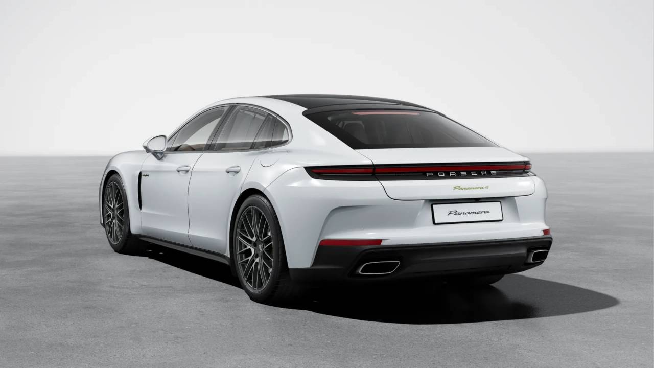 2026 Porsche Panamera 4 E-Hybrid photo 3