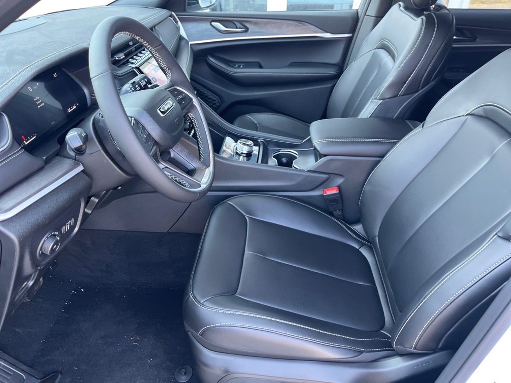 2025 Jeep Grand Cherokee Limited photo 7