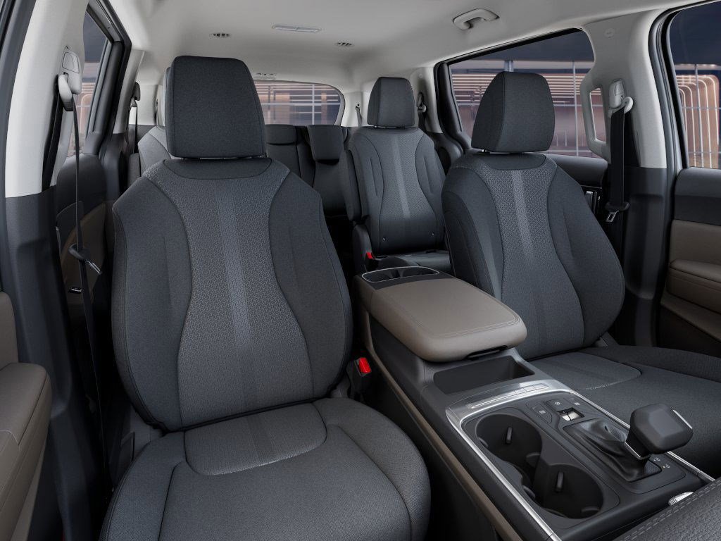 2026 Kia Carnival LX photo 15