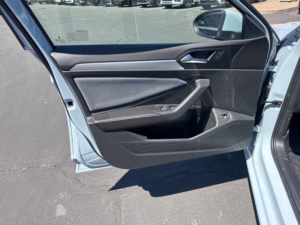 2025 Volkswagen Jetta 1.5T SE photo 14
