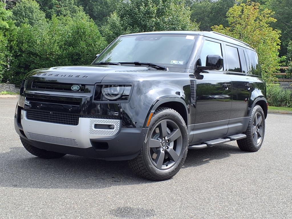 2025 Land Rover Defender 110 S photo 20