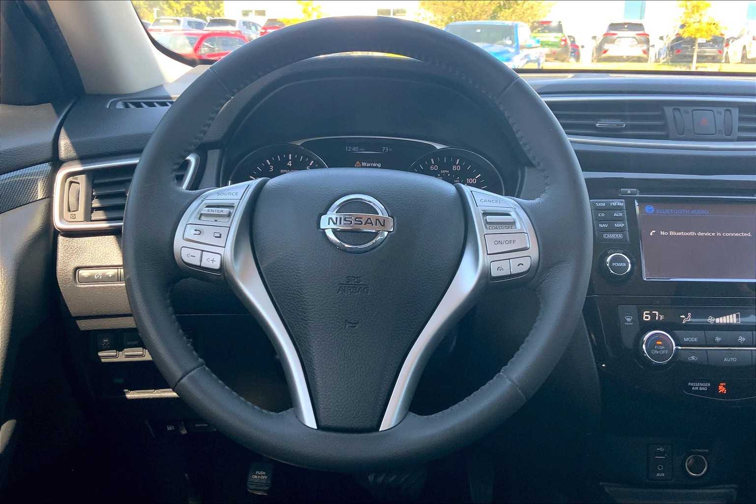 2016 Nissan Rogue SL photo 4