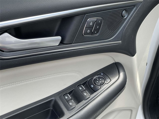 2024 Ford Edge Titanium photo 9