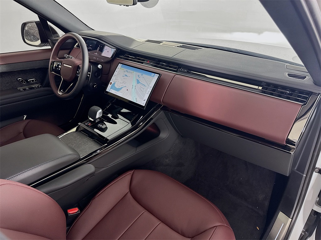 2025 Land Rover Range Rover Sport SE photo 25