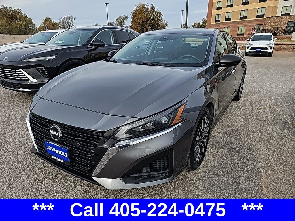 2024 Nissan Altima SV's photo