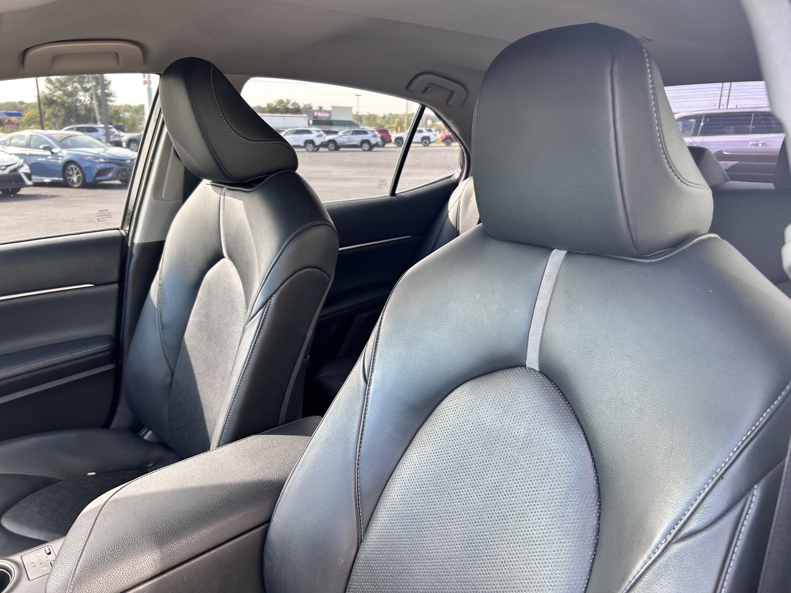 2022 Toyota Camry XSE photo 17