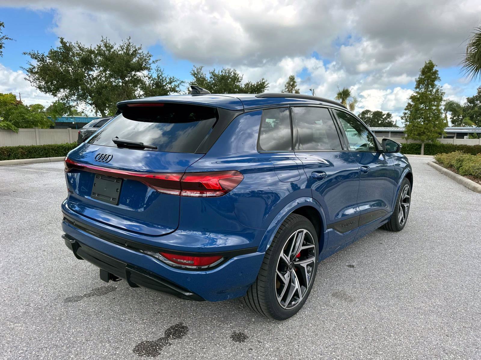 2025 Audi SQ6 photo 4
