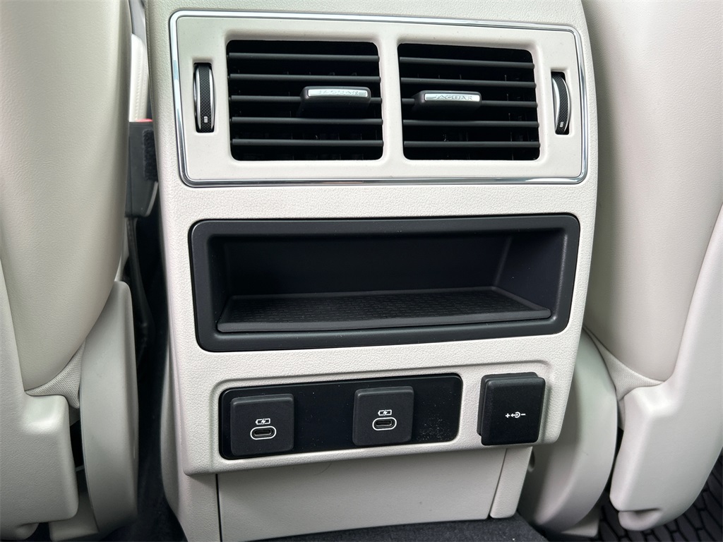 2026 Jaguar F-PACE P250 R-Dynamic S photo 24