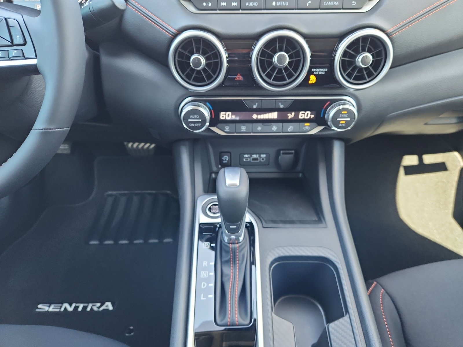 2025 Nissan Sentra SR photo 19