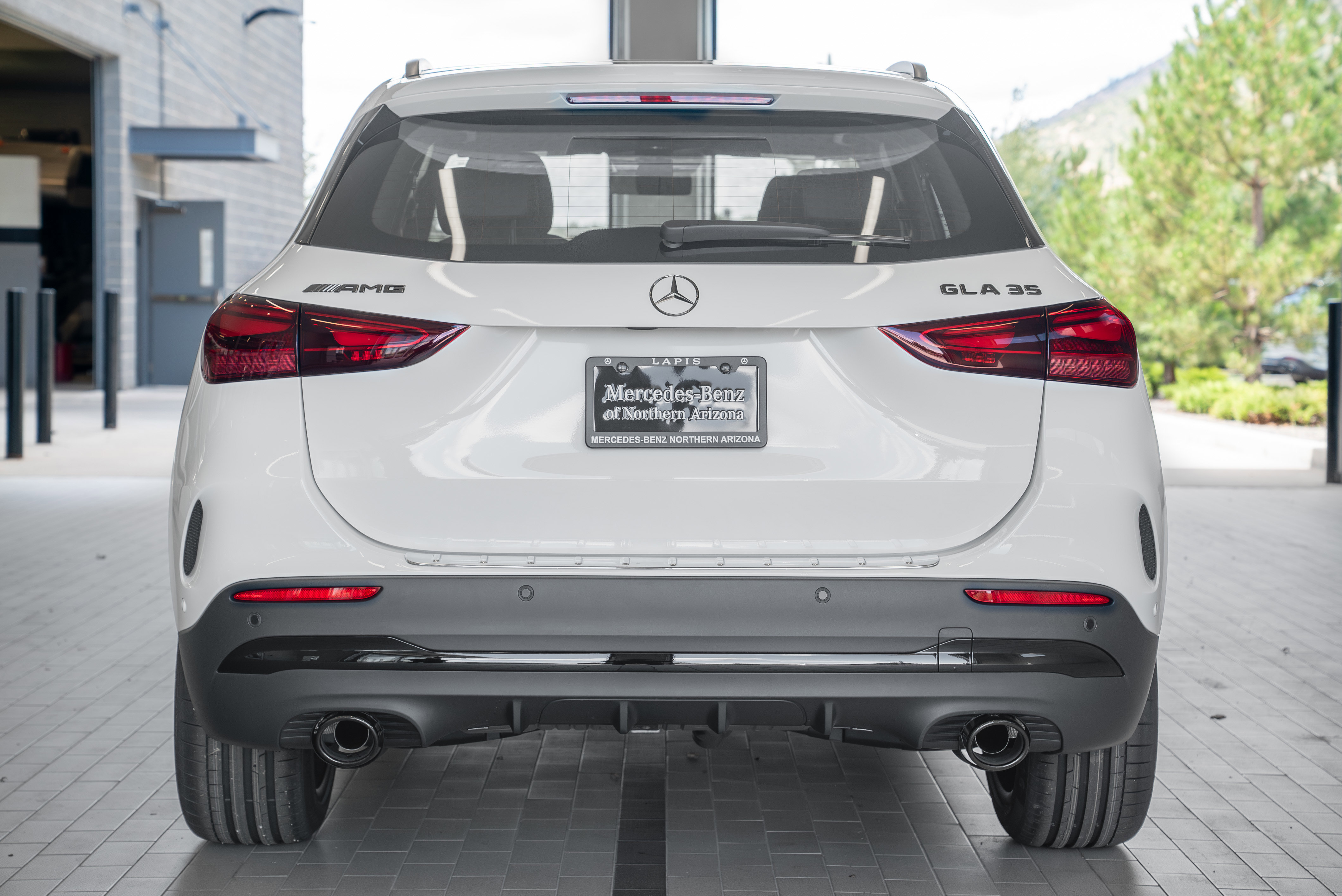 2025 Mercedes Benz GLA 35 AMG photo 3
